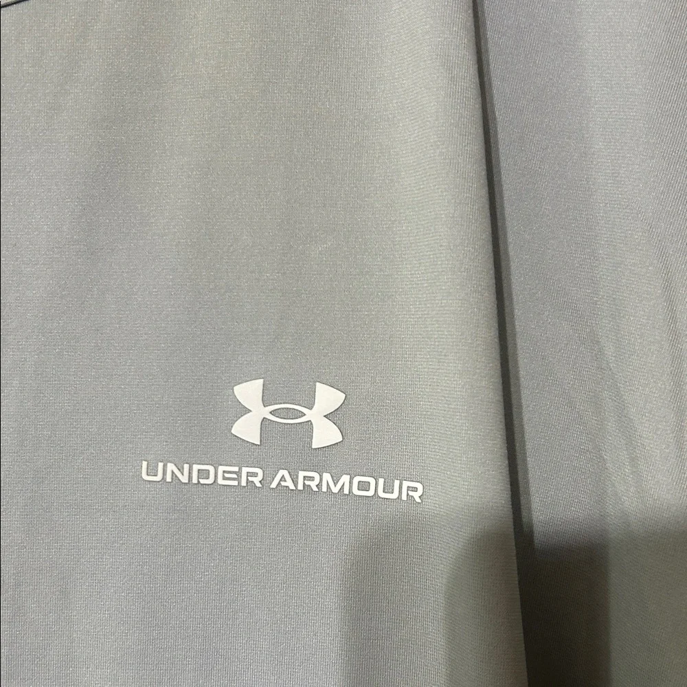 Under Armour Men's Light Gray Short Sleeve Tee - Picture 2 of 4